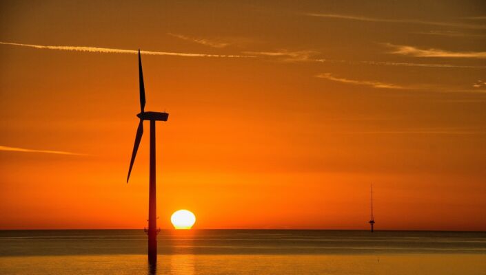 Heading Offshore: The recent boom in the expansion of offshore wind energy
