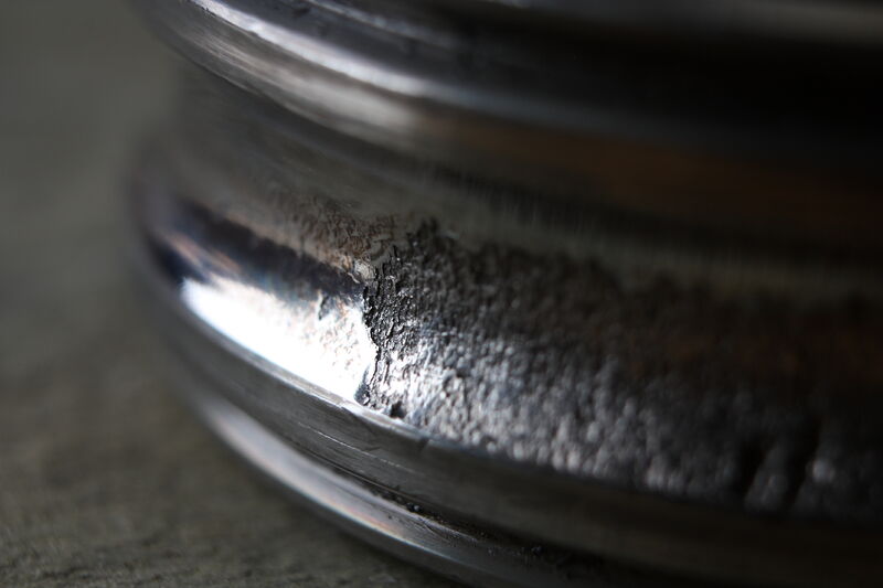 Damaged bearing shutterstock_594074474_jpg_highpreview_800 Your bearings are talking – Here’s how to listen